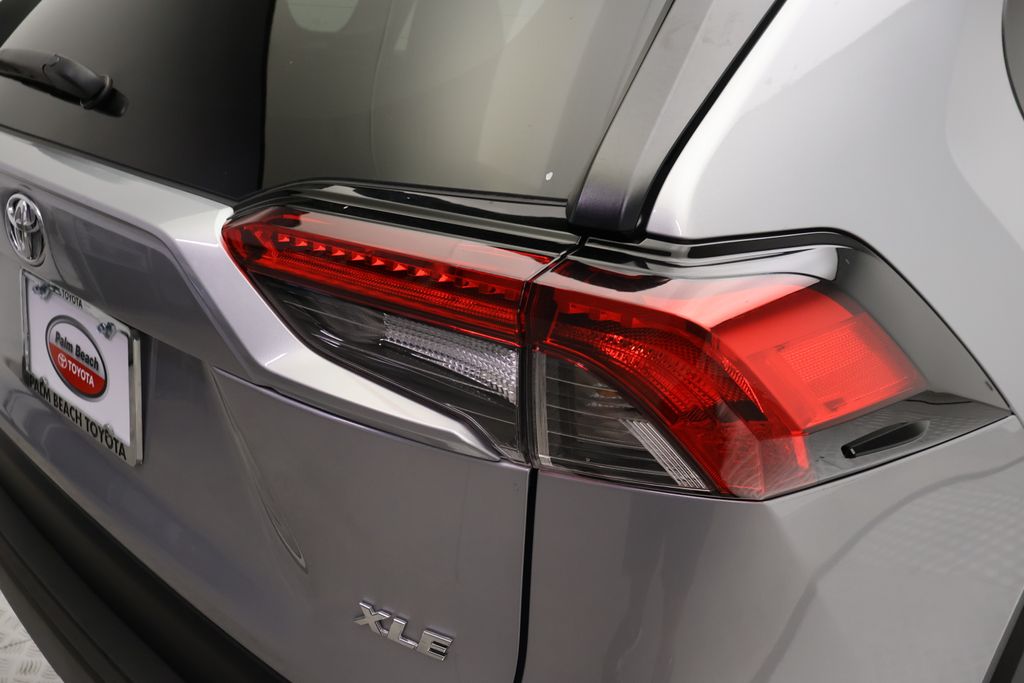 Thumbnail: 2025 Toyota RAV4 - 9
