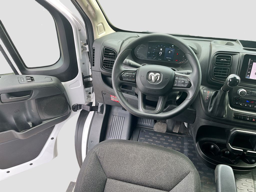 Used 2025 White Ram Base image 20