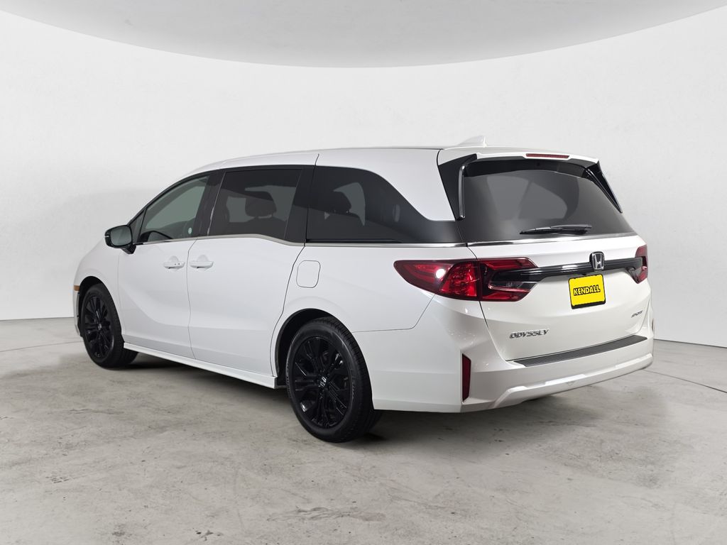 Certified Used 2025  Honda Sport-L image 3