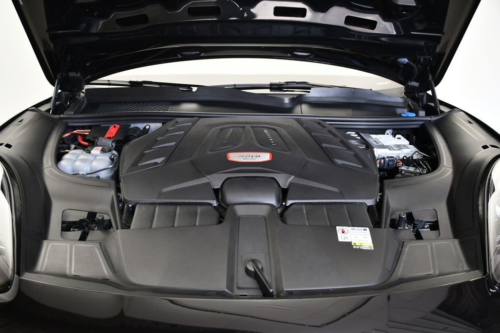 Thumbnail: 2026 Porsche Panamera - 12