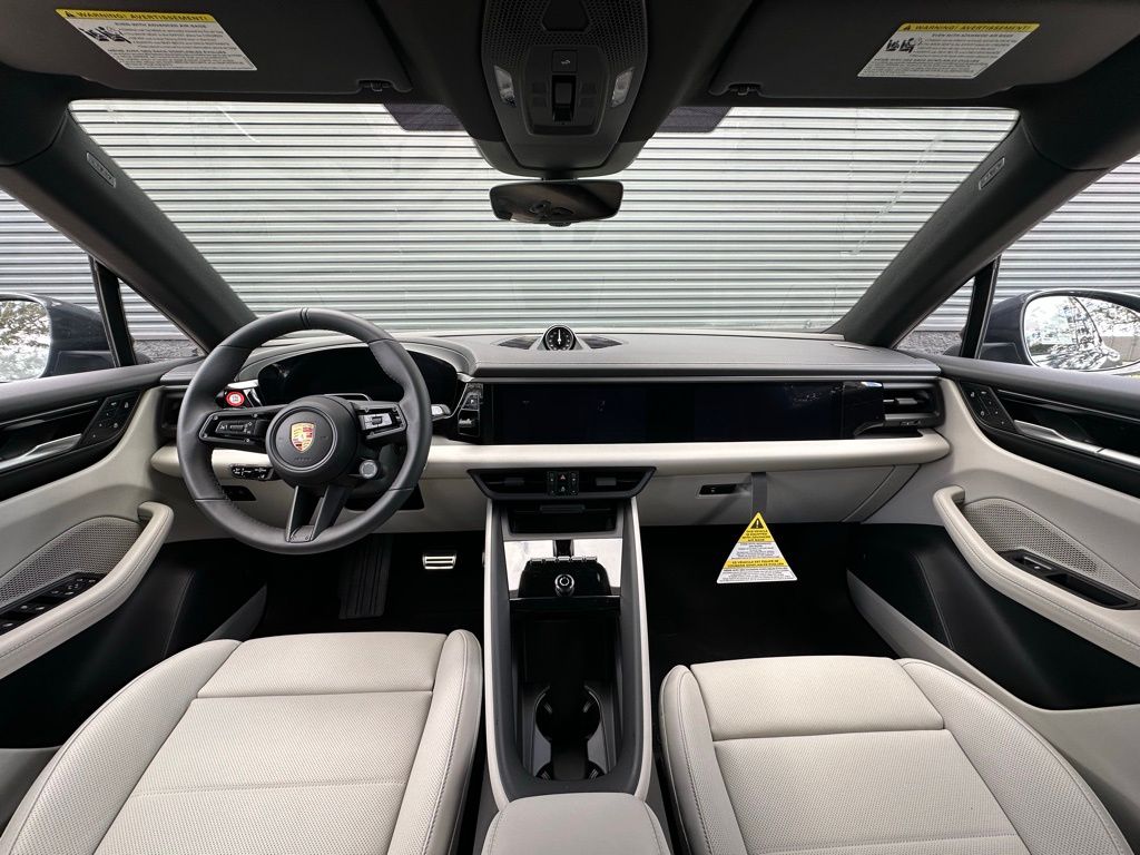 Thumbnail: 2026 Porsche Macan - 6