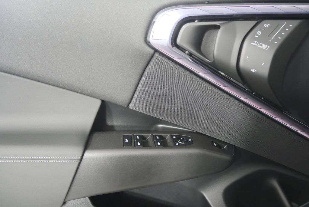 Thumbnail: 2025 BMW X3 - 8