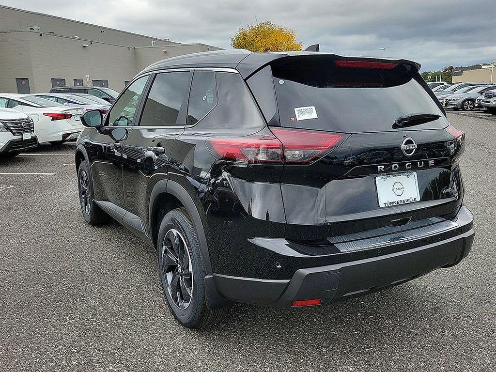 2025 Nissan Rogue SV 3