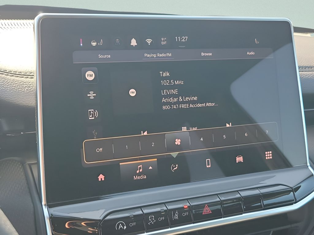 New 2026 Black Jeep Latitude image 27