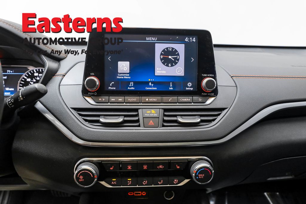 Used 2021 Blue Nissan 2.5 SR image 12