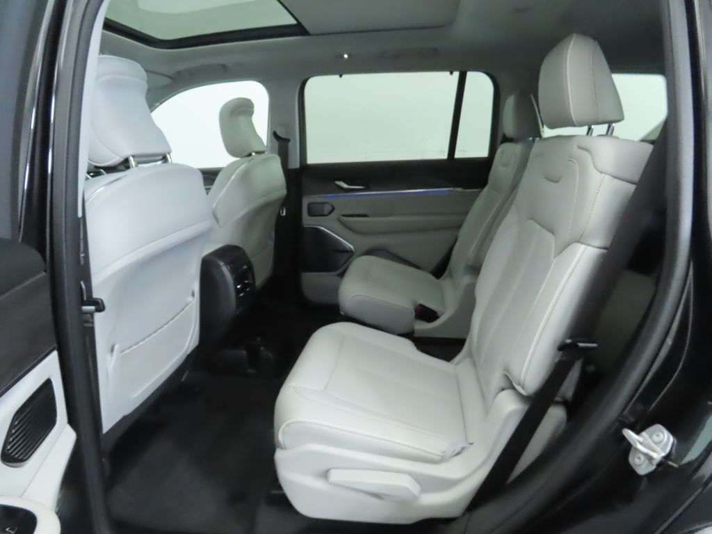 Thumbnail: 2021 Jeep Grand Cherokee L - 22