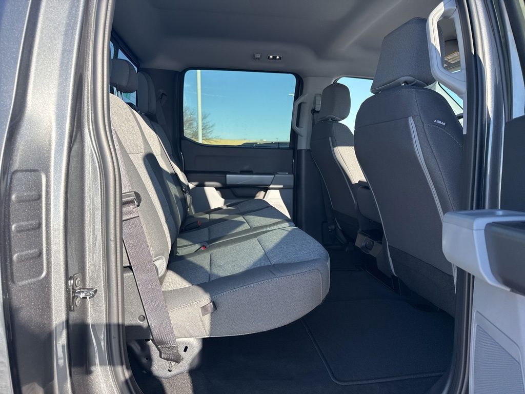 New 2026 Gray Ford XL image 25