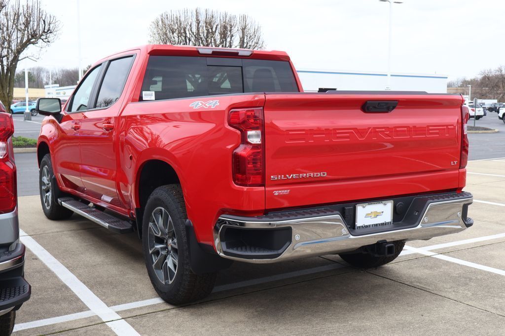 View vehicle photo 4