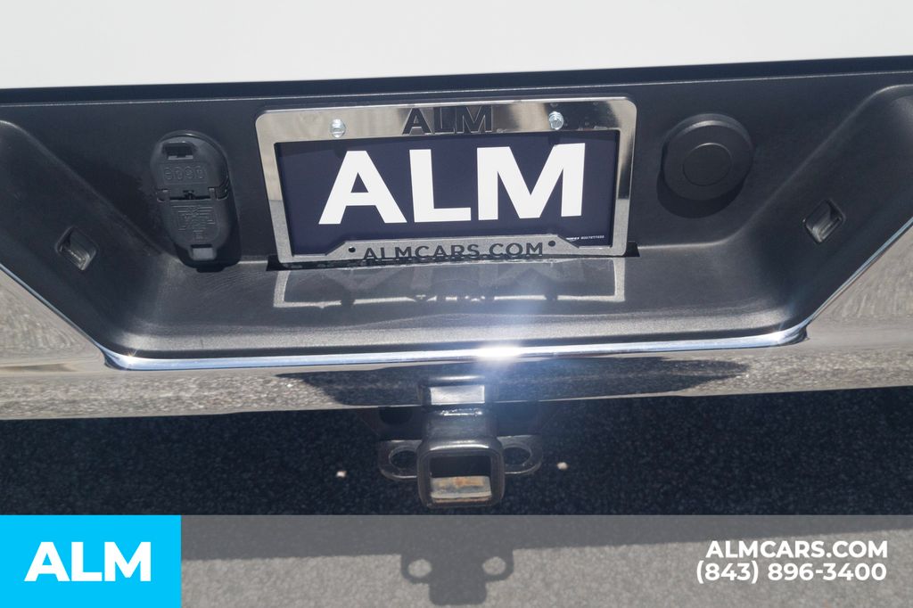 Used 2024 Summit White GMC SLT image 8