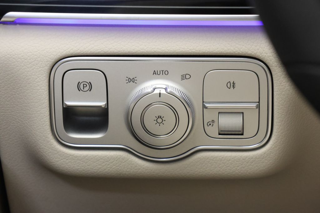 Thumbnail: 2026 Mercedes-Benz GLE - 19