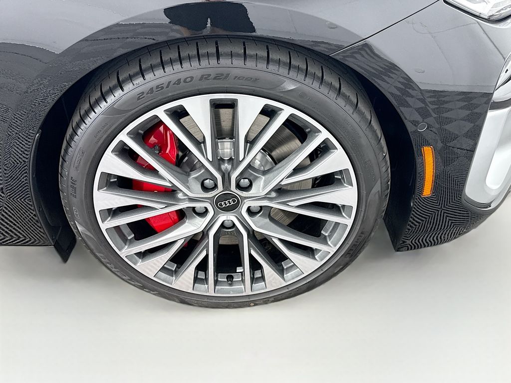 Thumbnail: 2025 Audi e-tron S - 29