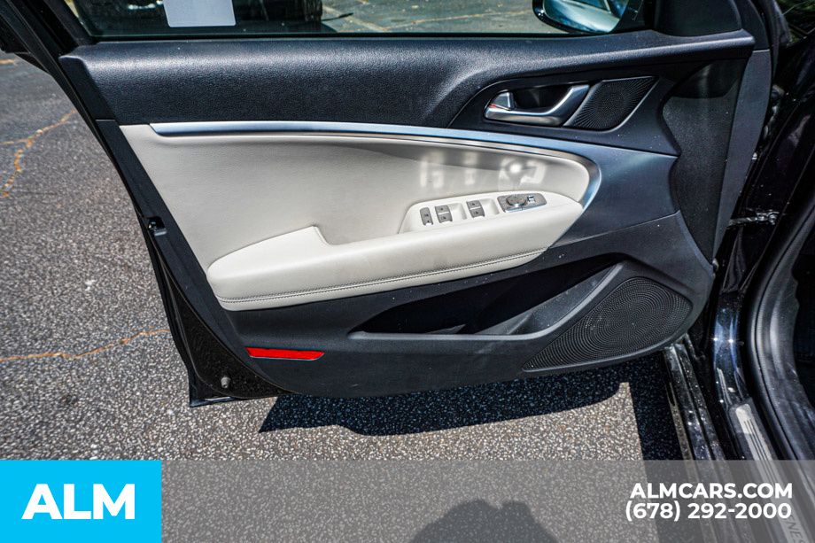 Used 2025 Black Genesis 2.5T image 47