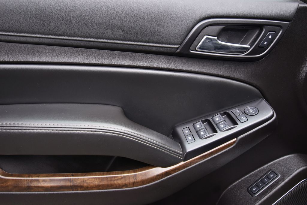 used 2016 Chevrolet Suburban car, priced at $11,000