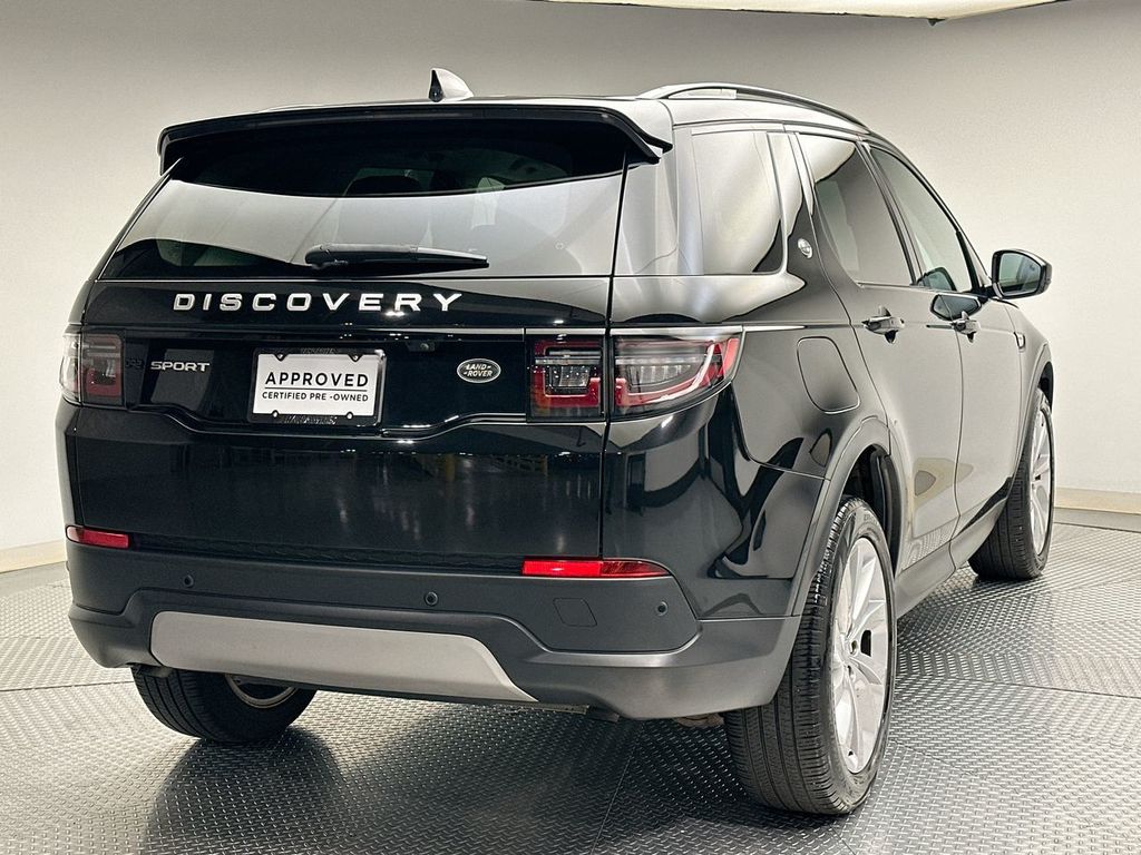 Thumbnail: 2022 Land Rover Discovery Sport - 3