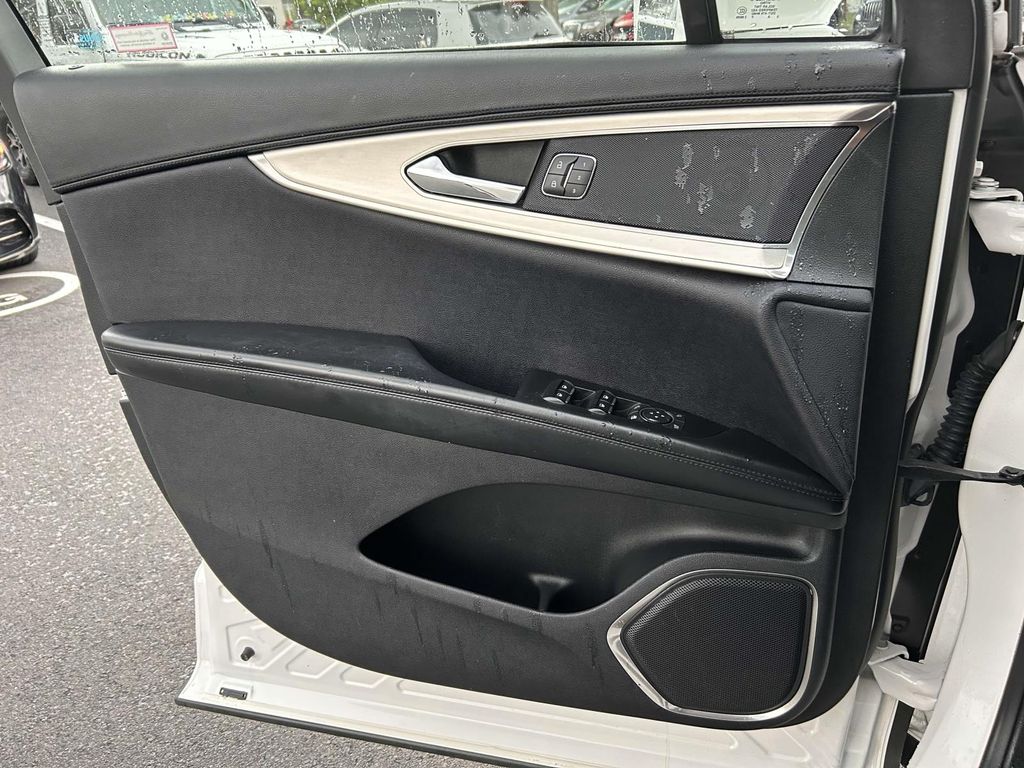 Thumbnail: 2016 Lincoln MKX - 15