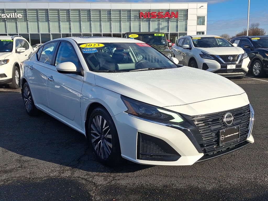 Thumbnail: 2023 Nissan Altima - 3