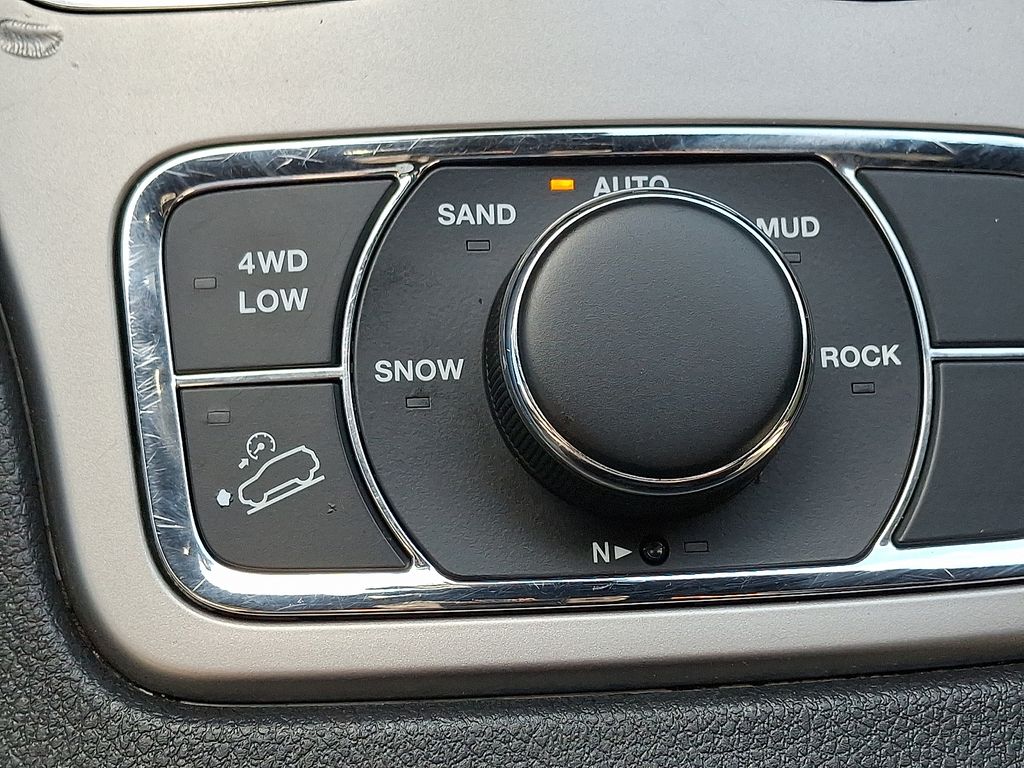 Thumbnail: 2019 Jeep Grand Cherokee - 24