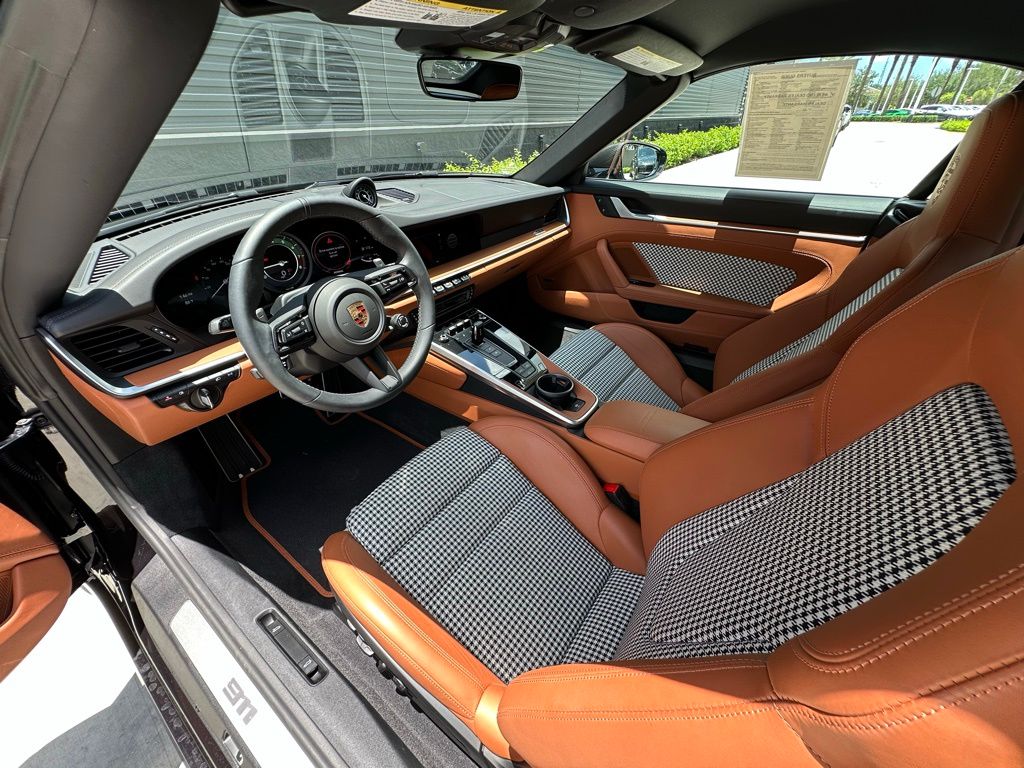 2025 Porsche 911 Turbo 4