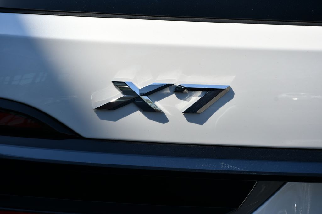 Thumbnail: 2025 BMW X7 - 13