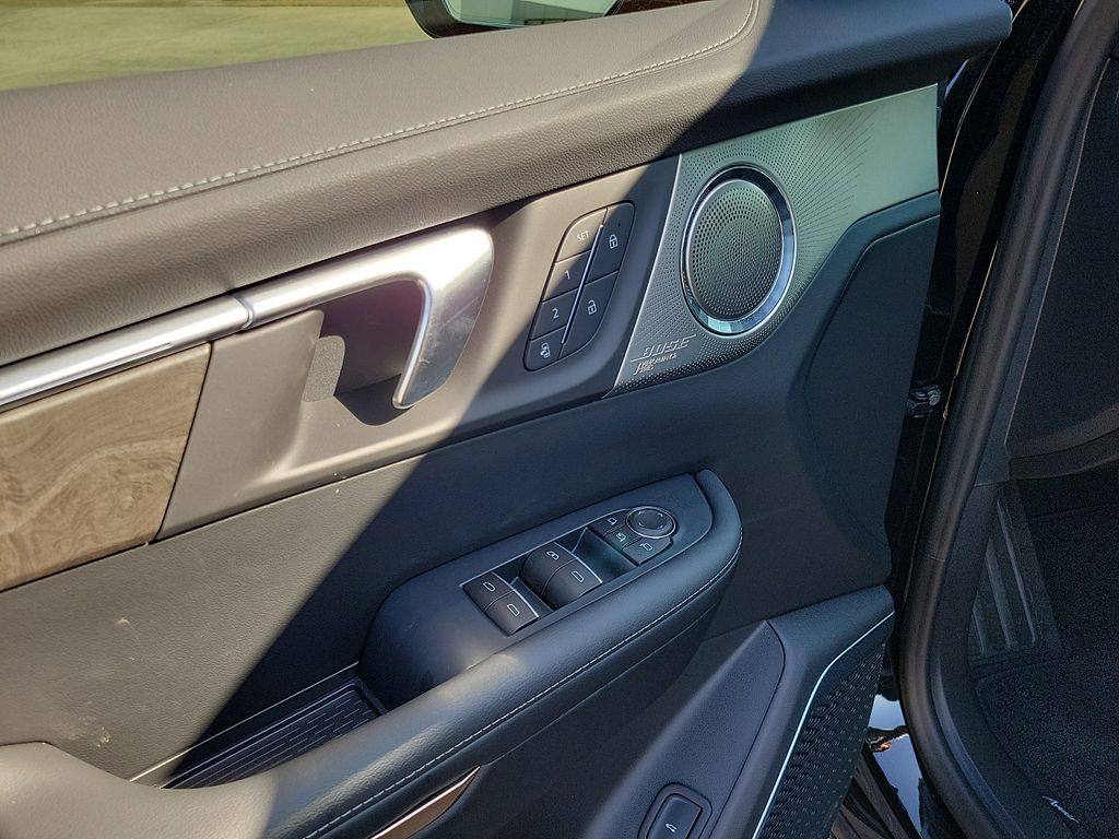 2026 Buick Enclave Avenir Black at Brown Buick GMC