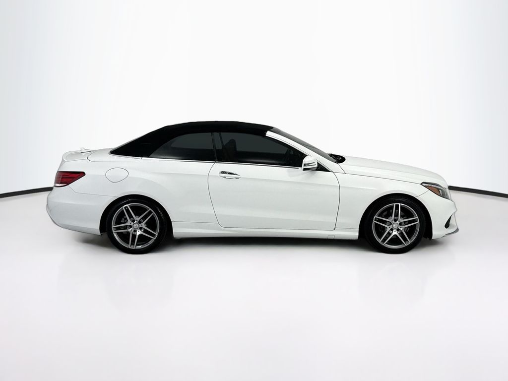Thumbnail: 2016 Mercedes-Benz E-Class - 12