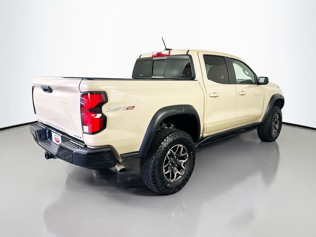 Thumbnail: 2024 Chevrolet Colorado - 5
