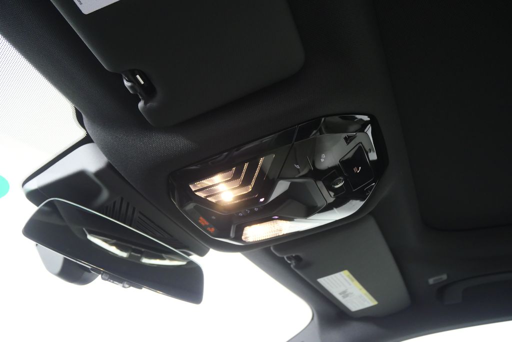 Thumbnail: 2026 BMW 5 Series - 21