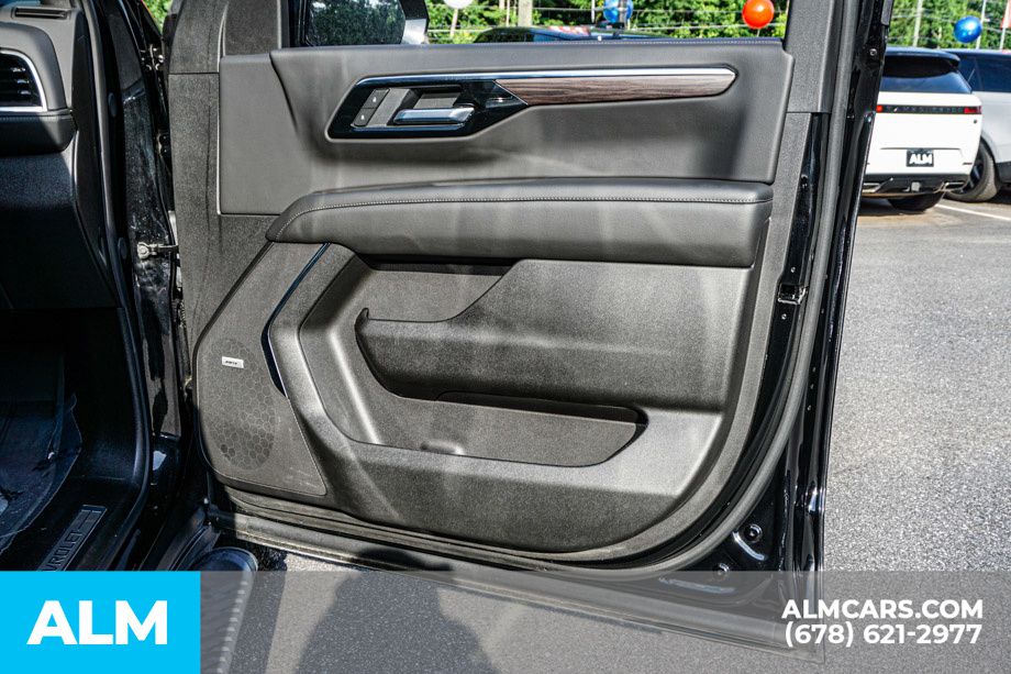 Used 2025 Black Chevrolet Z71 image 55