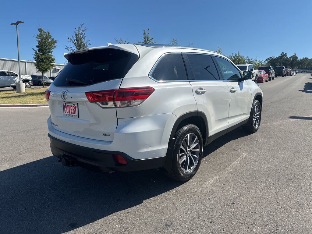 Used Car 2019 Toyota Highlander  Xle For Sale Under $25,000 In Austin, Texas
