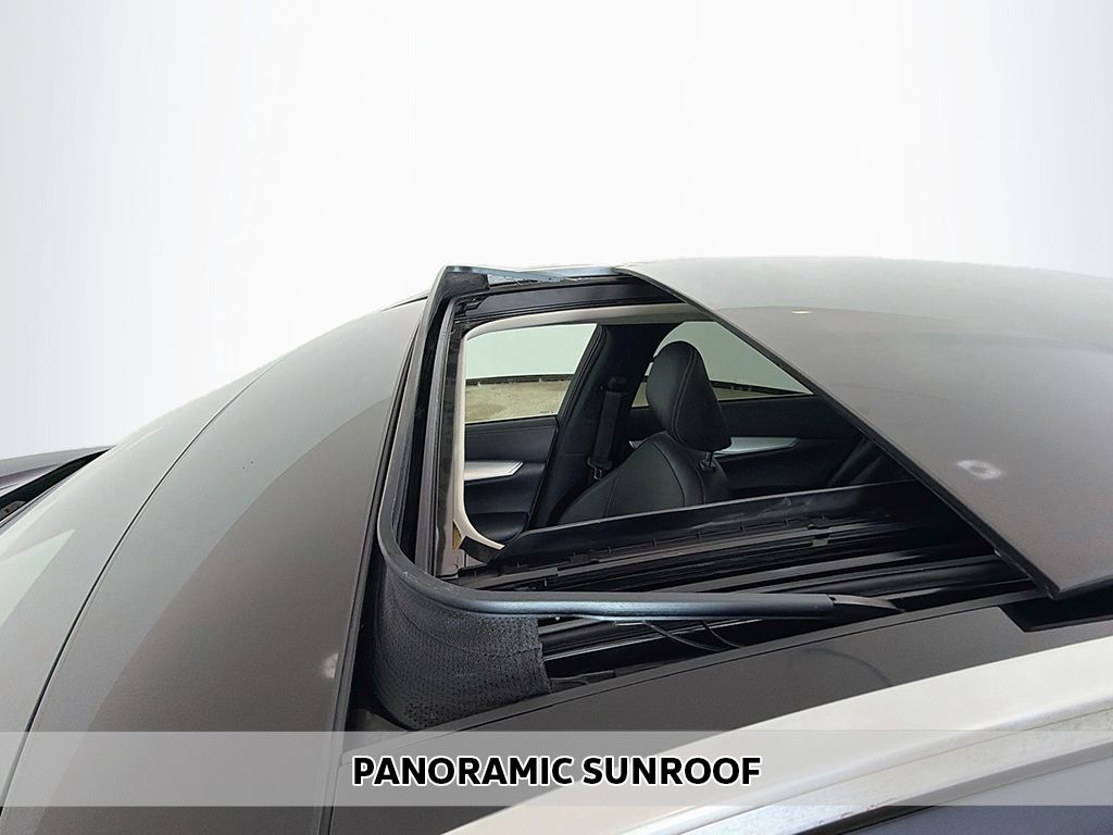 Used 2020 Blue INFINITI LUXE image 4