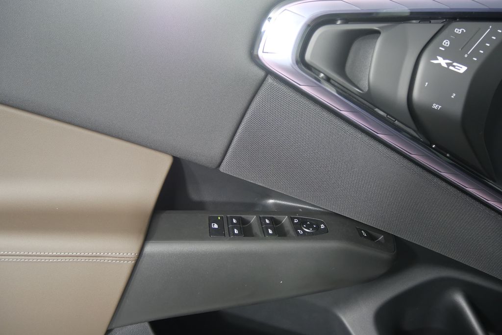 2025 BMW X3 3.0i 8