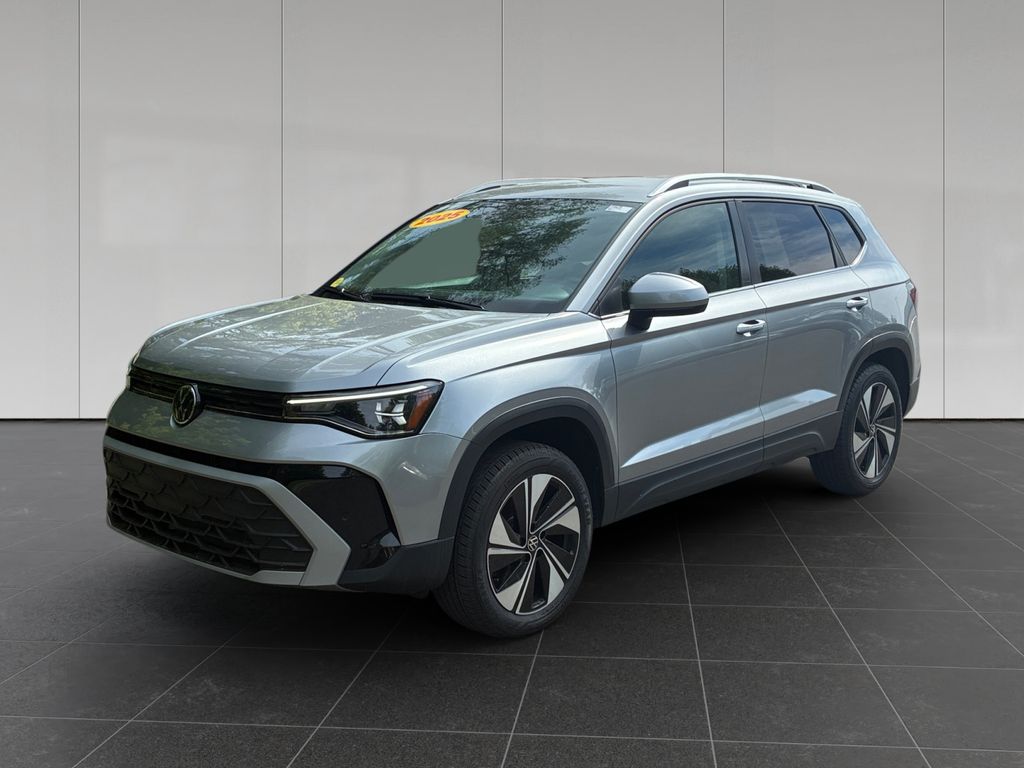 2025 Volkswagen Taos SE 4Motion