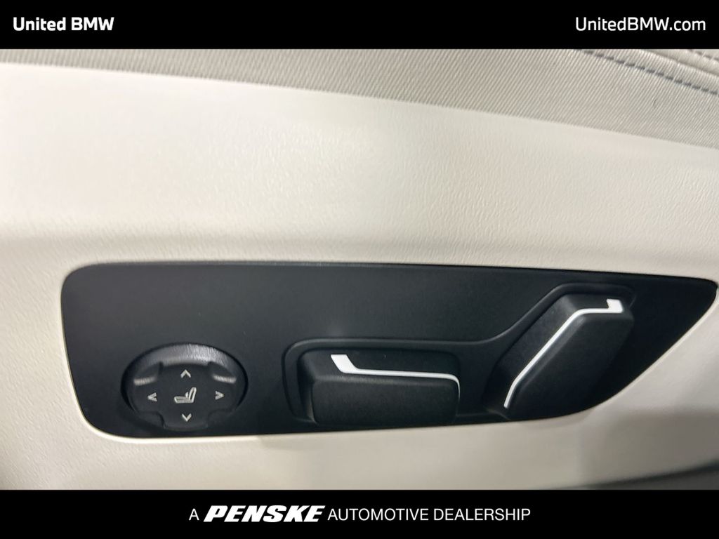 Thumbnail: 2026 BMW 5 Series - 12