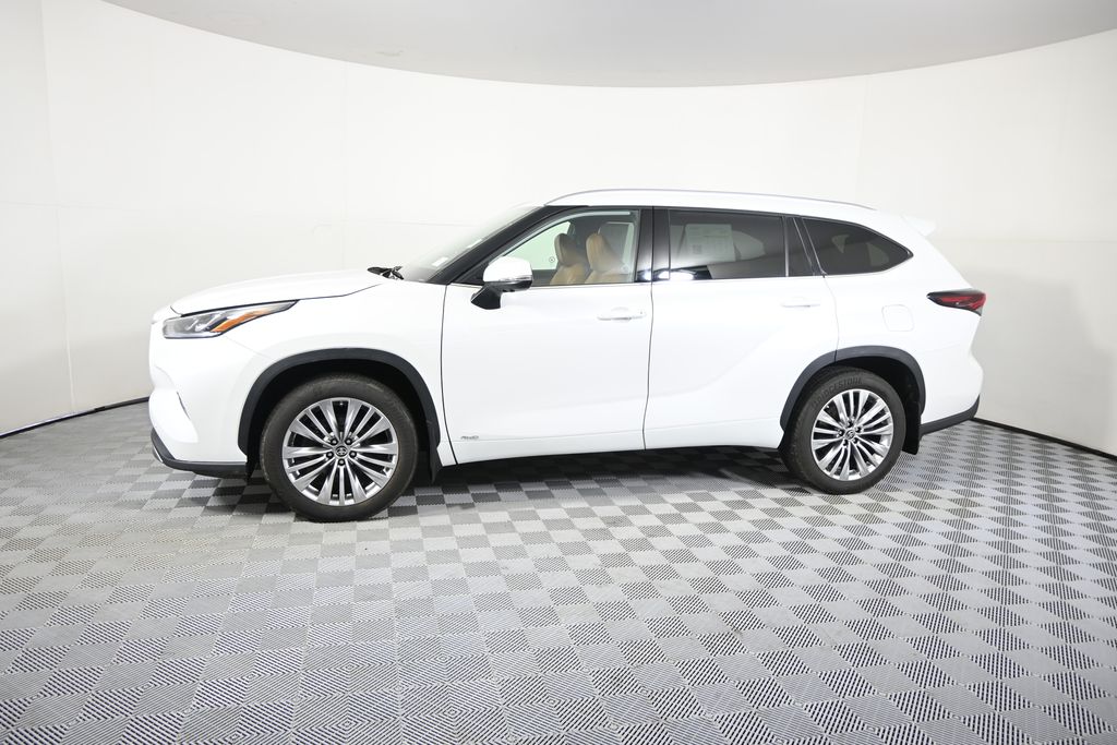 Used 2025 Toyota Highlander Hybrid Limited with VIN 5TDEBRCH9SS673228 for sale in Forest Lake, Minnesota