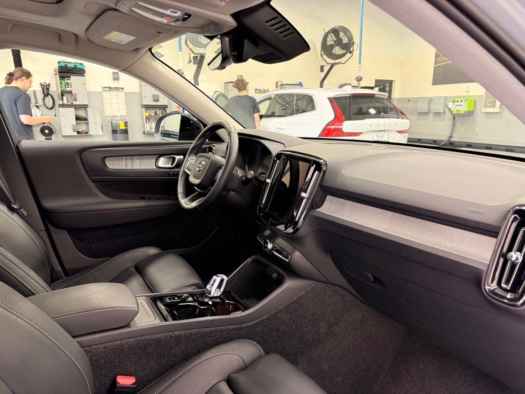 Thumbnail: 2026 Volvo XC40 - 26