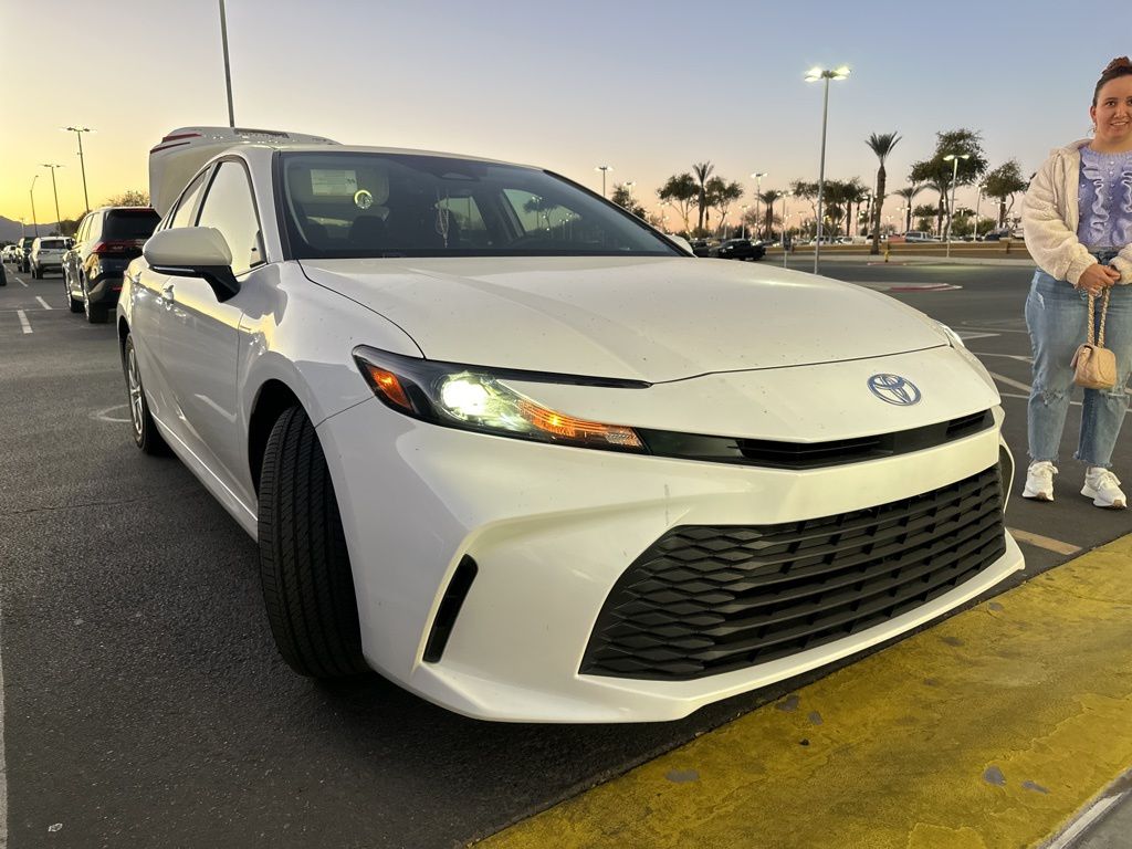 2025 Toyota Camry LE 3