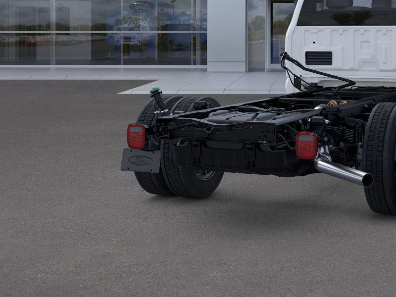 New 2026 Oxford White Ford F-450® XL image 21