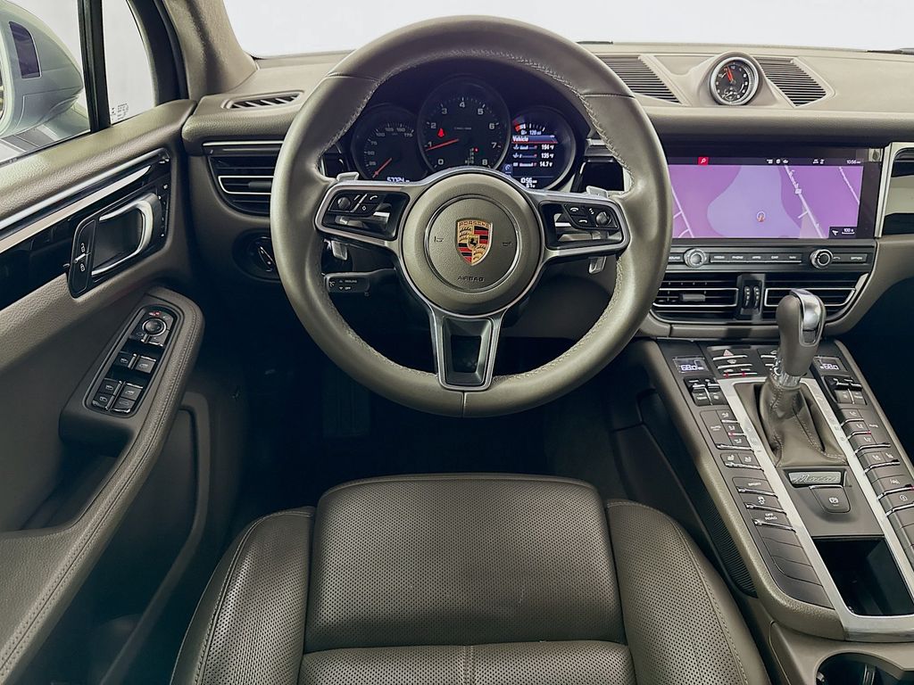 Thumbnail: 2020 Porsche Macan - 24