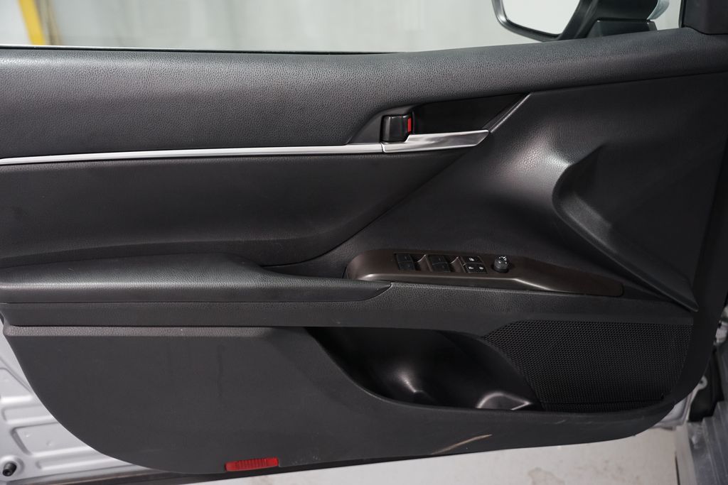 Thumbnail: 2023 Toyota Camry - 28