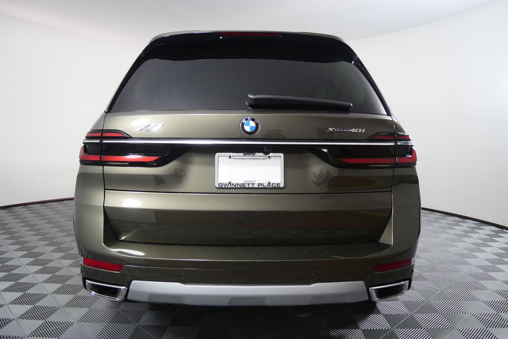 Thumbnail: 2026 BMW X7 - 4