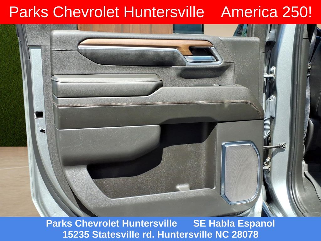 ChevroletSilverado 3500HD26