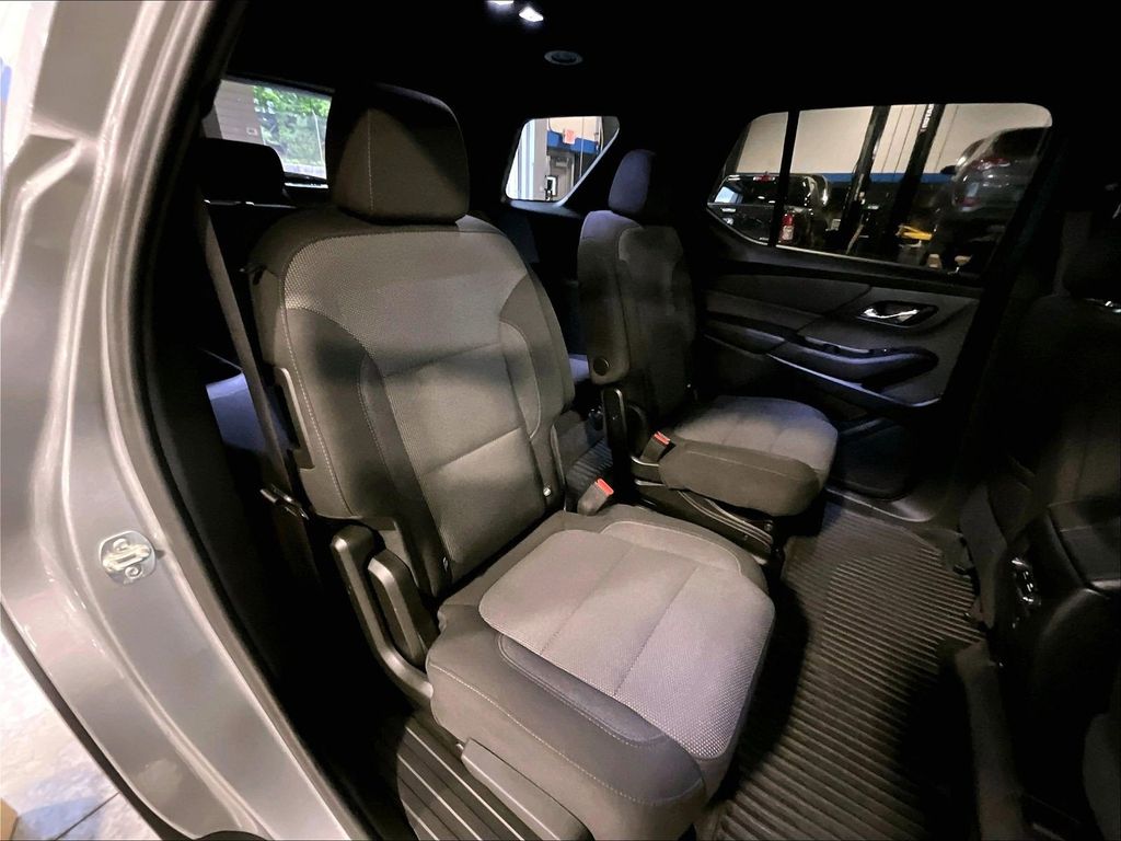 2023 Chevrolet Traverse — photo 16