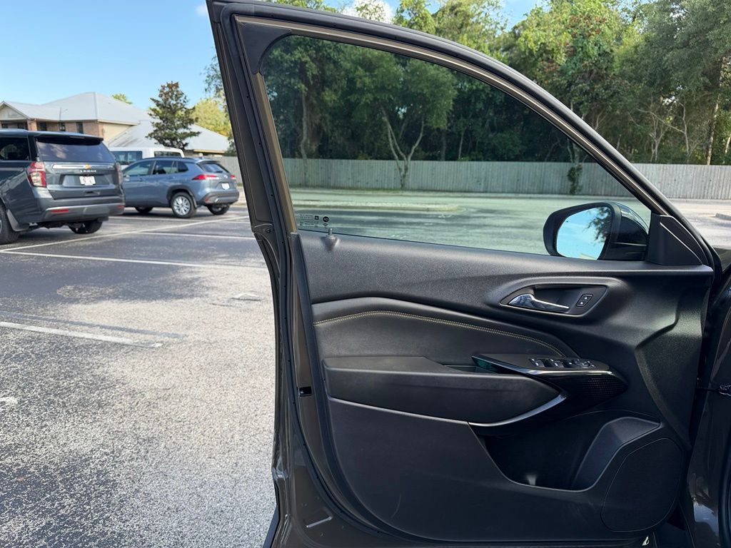 Used 2024 Chevrolet Trax SUV