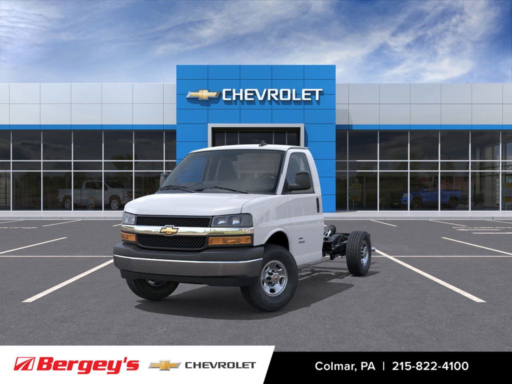 Summit White 2025 Chevrolet Express Chassis Van Rear-Wheel Drive 8-Speed Automatic