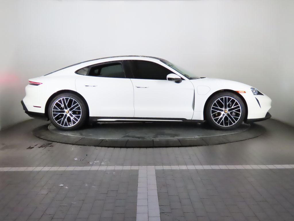 Thumbnail: 2024 Porsche Taycan - 8