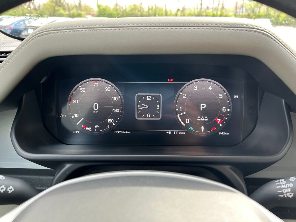 2024 Land Rover Defender 110 29
