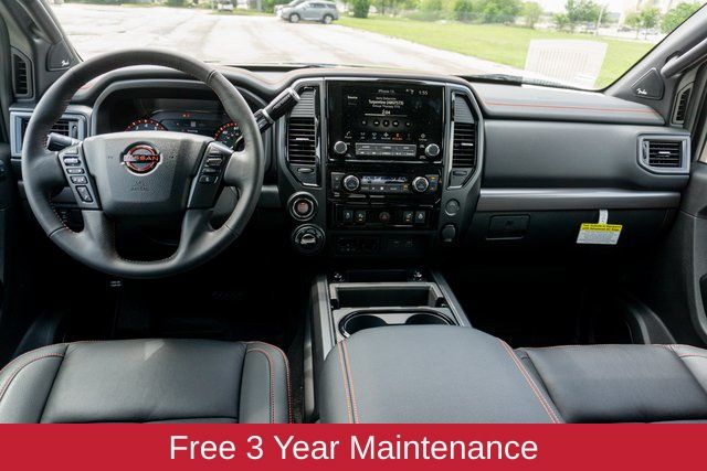 2024 Nissan Titan PRO-4X 18