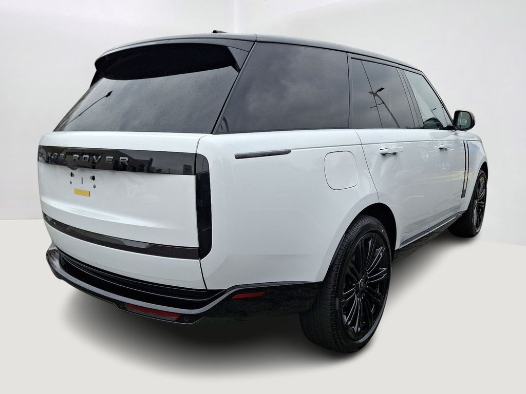 2025 Land Rover Range Rover SE 3