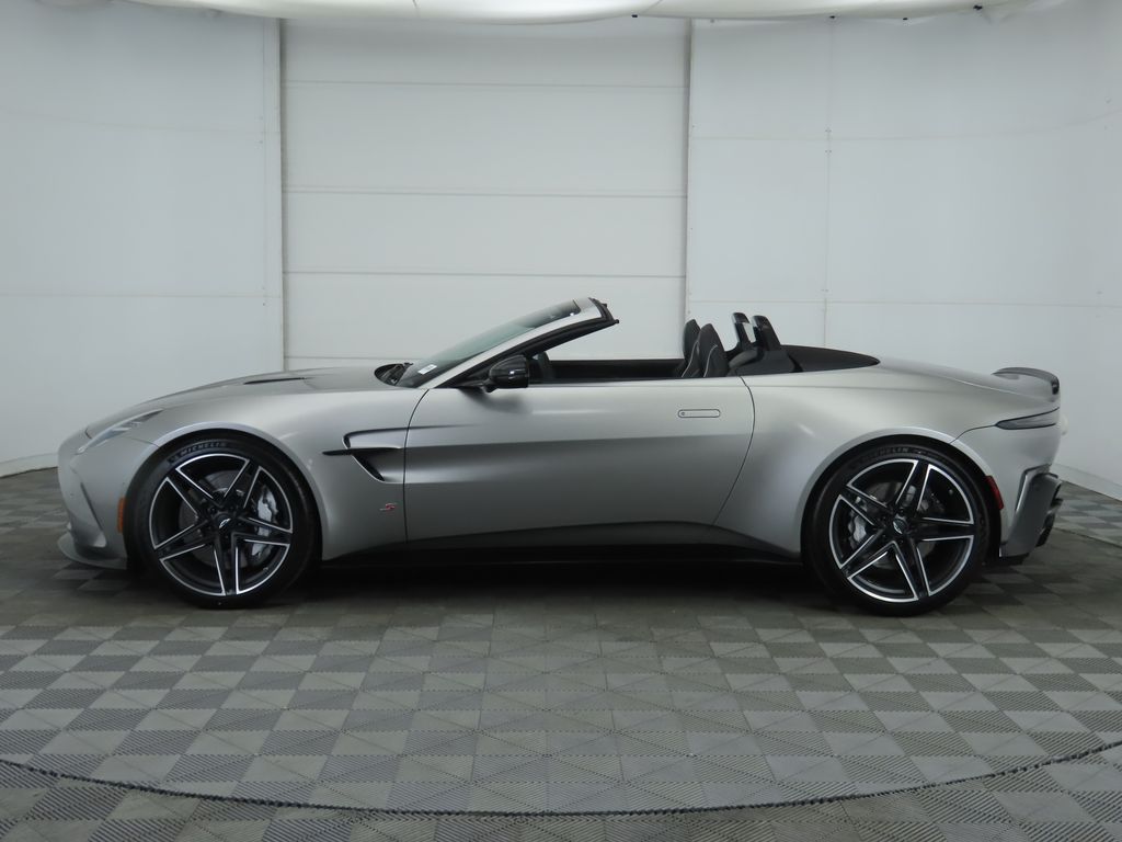 Thumbnail: 2026 Aston Martin Vantage - 8