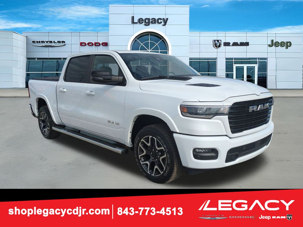 2025 RAM 1500 Laramie Crew Cab 4WD